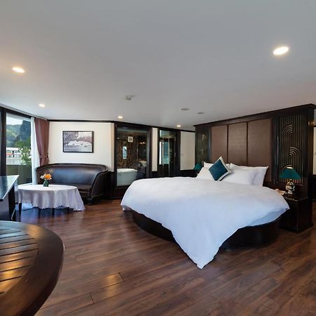 Amanda Cruise Ha Long Bay Hotel Екстериор снимка
