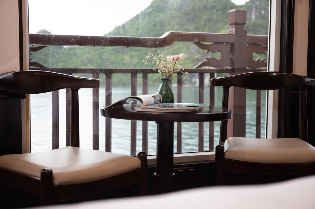 Amanda Cruise Ha Long Bay Hotel Екстериор снимка